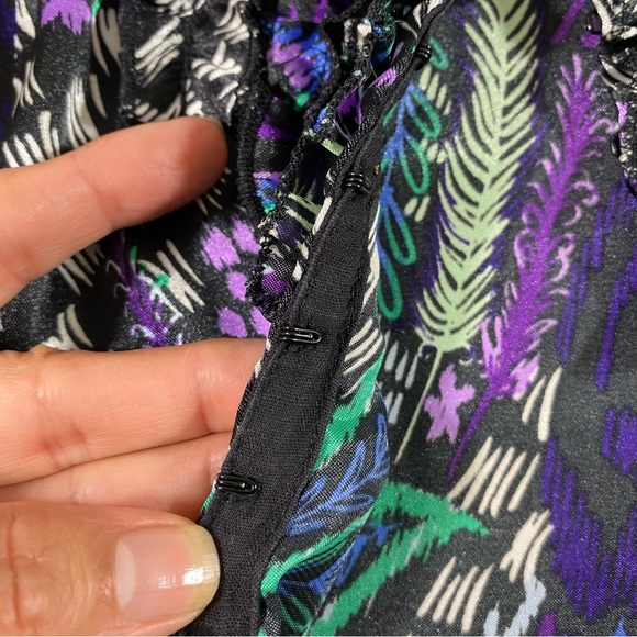 Chime Paisley Button Down Blouse Top Short Sleeve Sharkbite Hem LG Peaco… - Picture 10 of 11